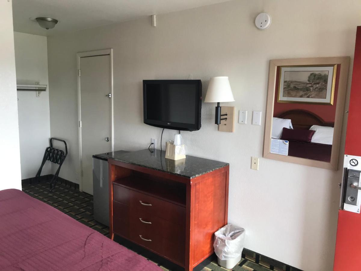 Travel Inn Greensboro Kültér fotó